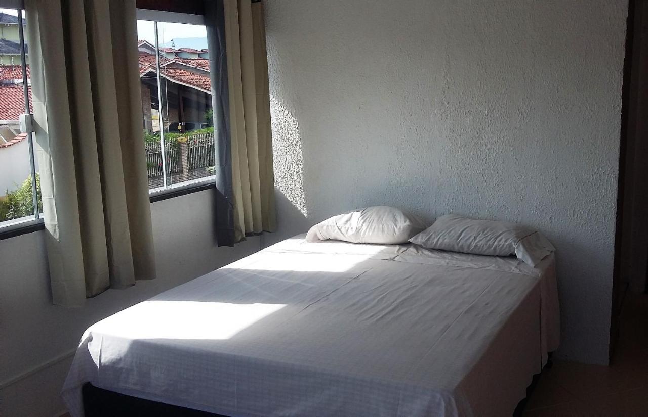 Hospedaria do Khalifa Hotel Caraguatatuba Bagian luar foto